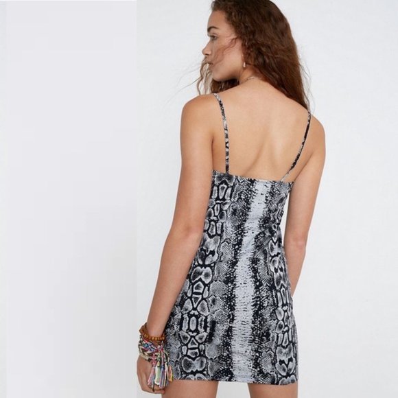 Motel Selest Snake Print Mini Dress Size L NWT - Picture 3 of 8